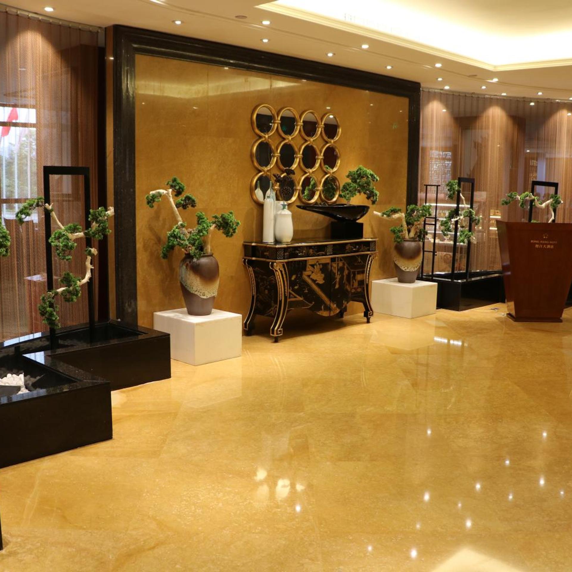 Rongjiang Hotel 8/74