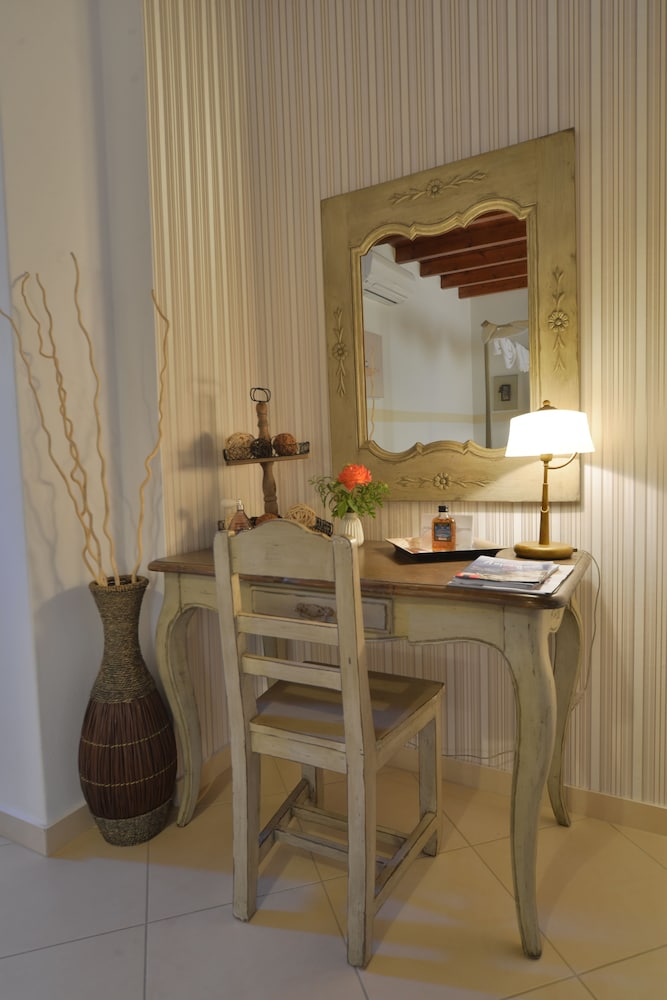 Amorgion Hotel 32/50