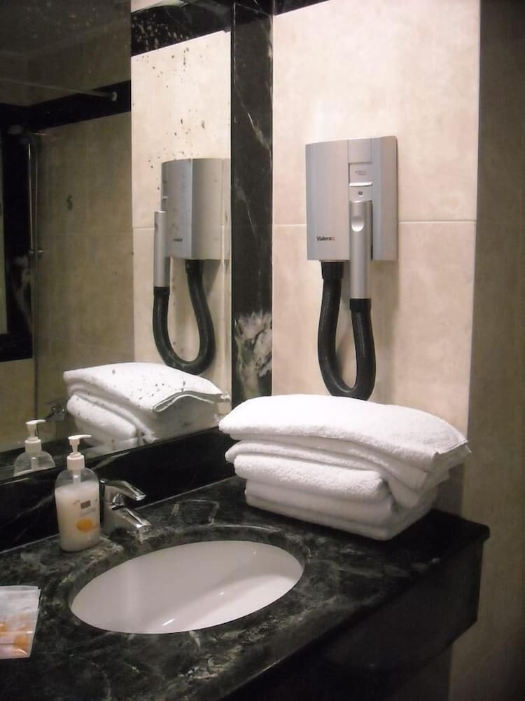 City Marina Hotel Corfu 16/19