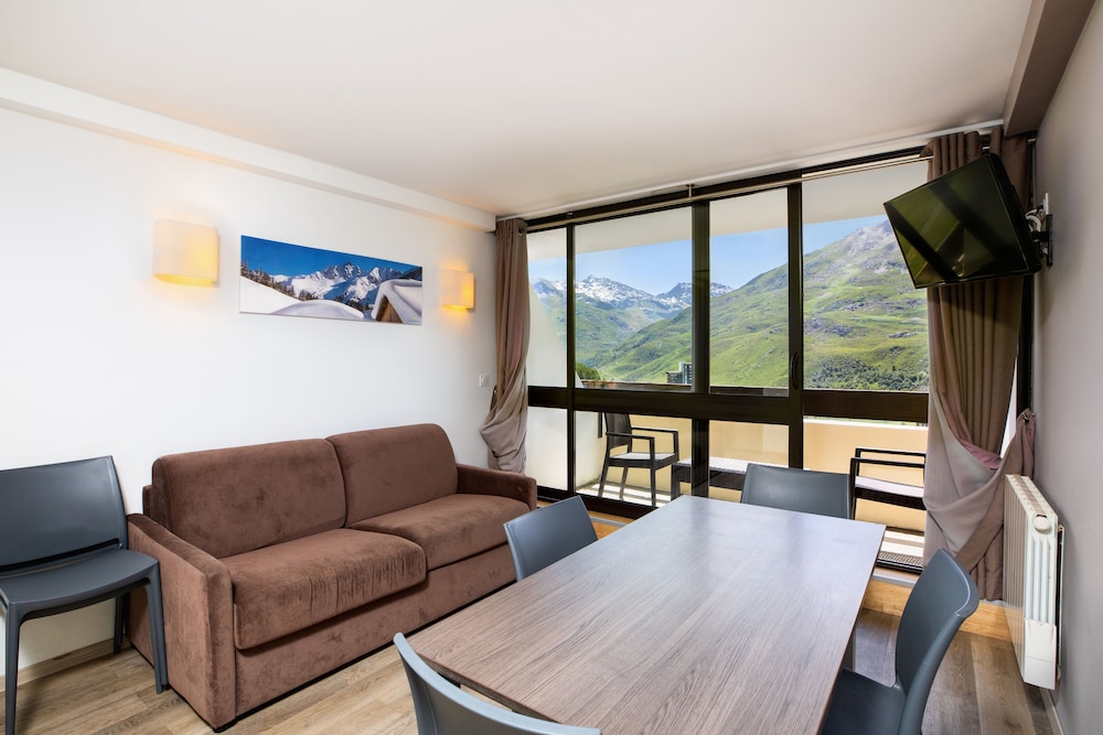 SOWELL RESIDENCES Pierre Blanche 33/70