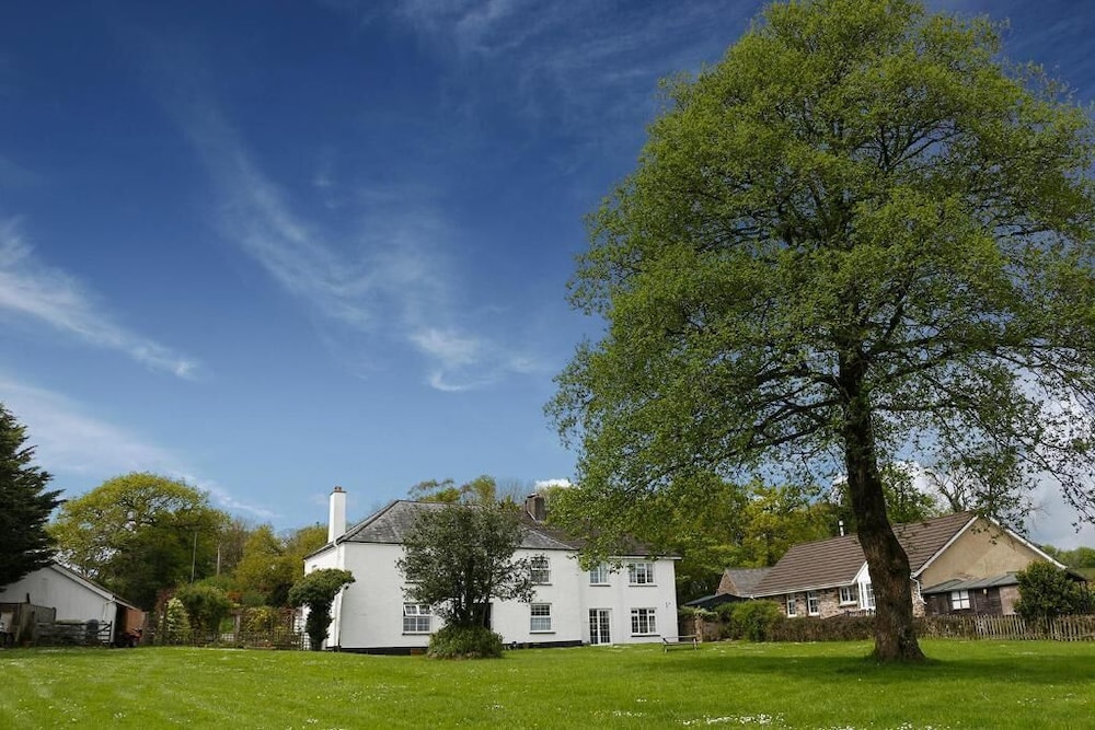 Leworthy Farmhouse 45/49