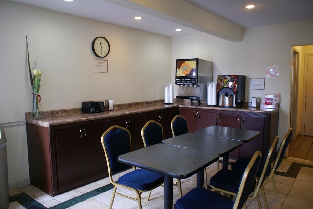 Queens Inn Anaheim 44/57