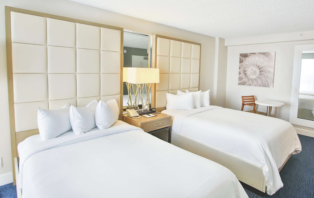 Bahia Mar Fort Lauderdale Beach a DoubleTree by Hilton Hotel 17/60