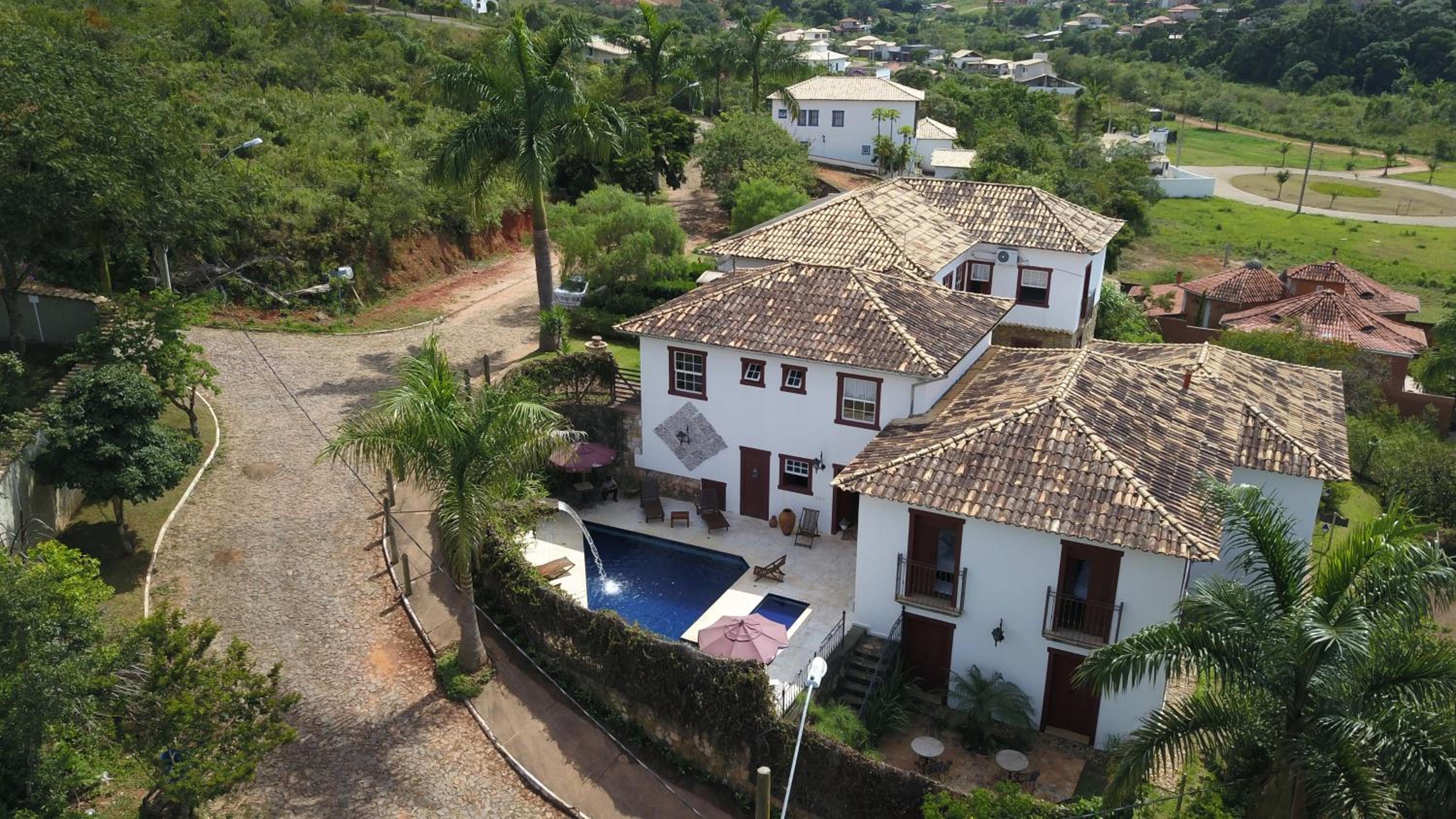 POUSADA ARAUJO BAZILIO 33/39