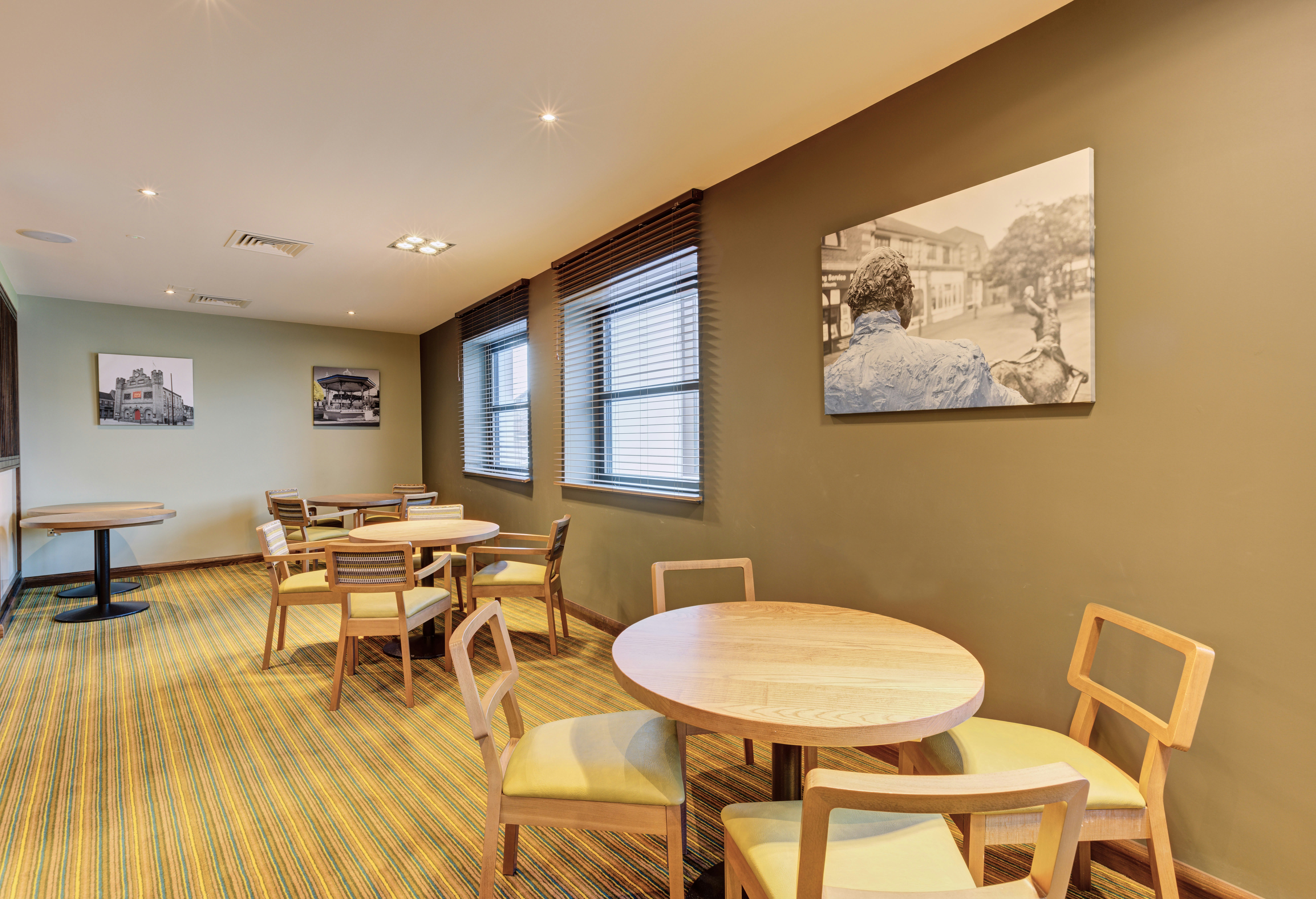 Premier Inn Horsham Town Centre Hotel 19/24