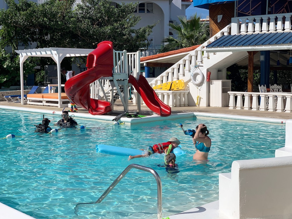 FRANKLYN D. RESORT AND SPA 44/50