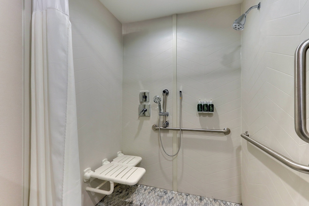 Fairfield Inn And Suites By Marriott Goshen 8/38