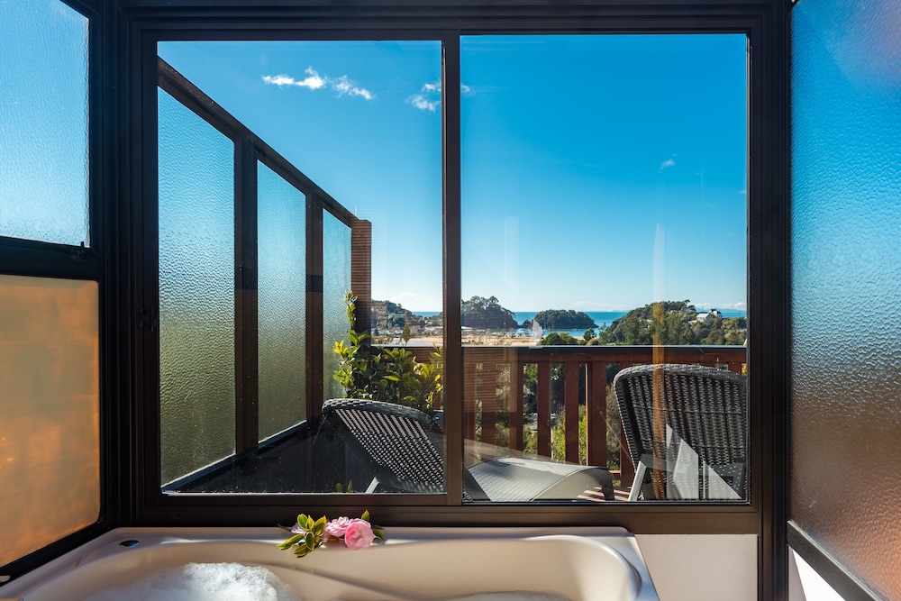 KIMI ORA ECO RESORT 5/70