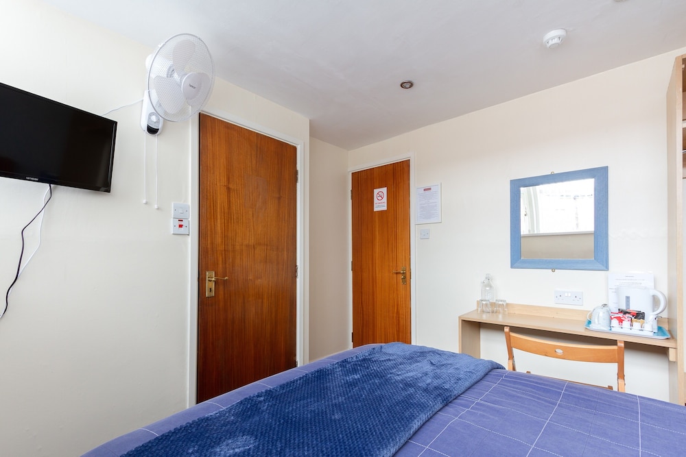 Room at OYO The Chorlton Hotel, BLACKPOOL