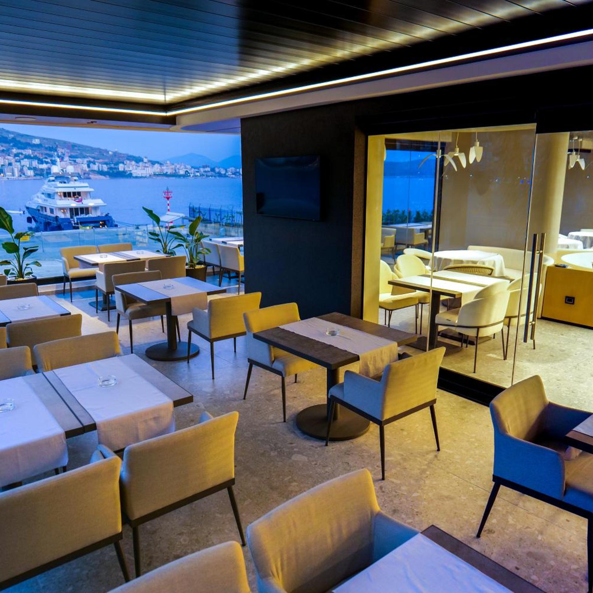 Yacht Premium Hotel 34/50