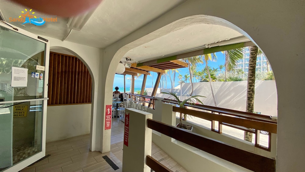 Sandy Beach Hotel 34/57