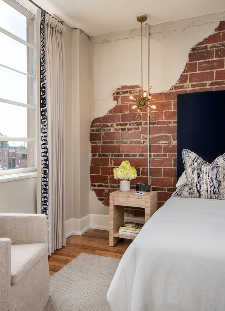 The Stricklin Hotel 12/33
