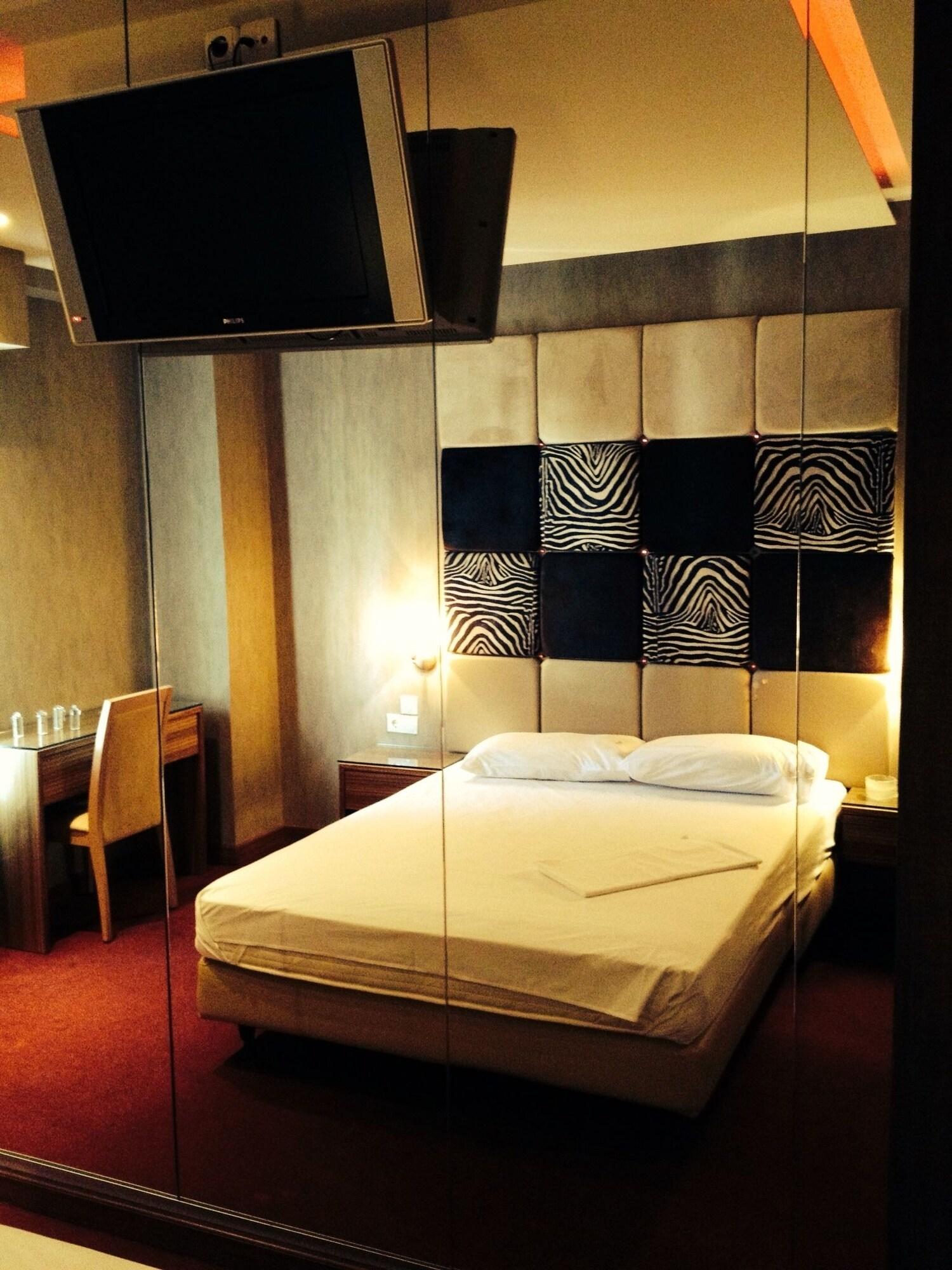 Lacoba Hotel 12/33