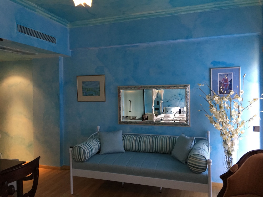 ANASTAZIA LUXURY SUITES & ROOMS 51/70