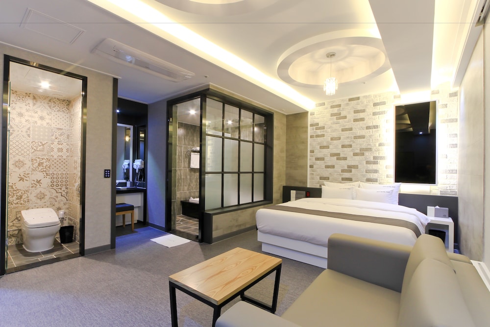 City Hotel G&G 33/45