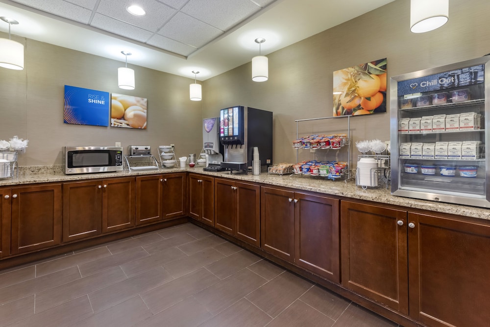 Comfort Suites Bridgeport Clarksburg 5/33