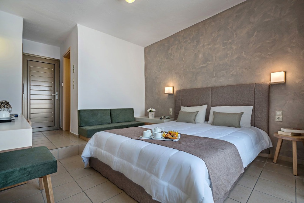 Nefeli Hotel 4/25