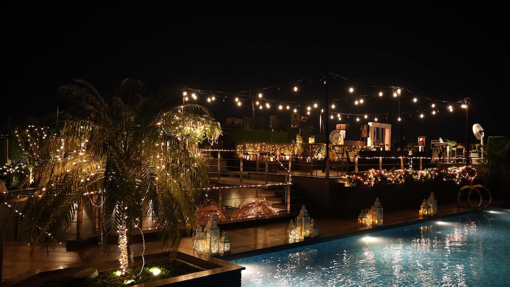 Radisson Blu Mumbai International Airport 61/64