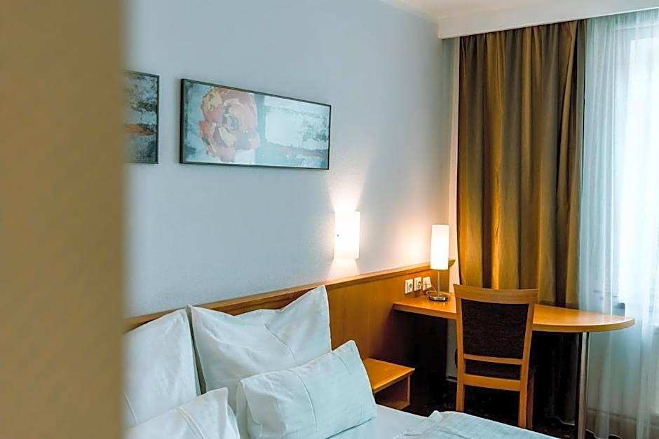 BEST WESTERN HOTEL PRACHARNA 10/30