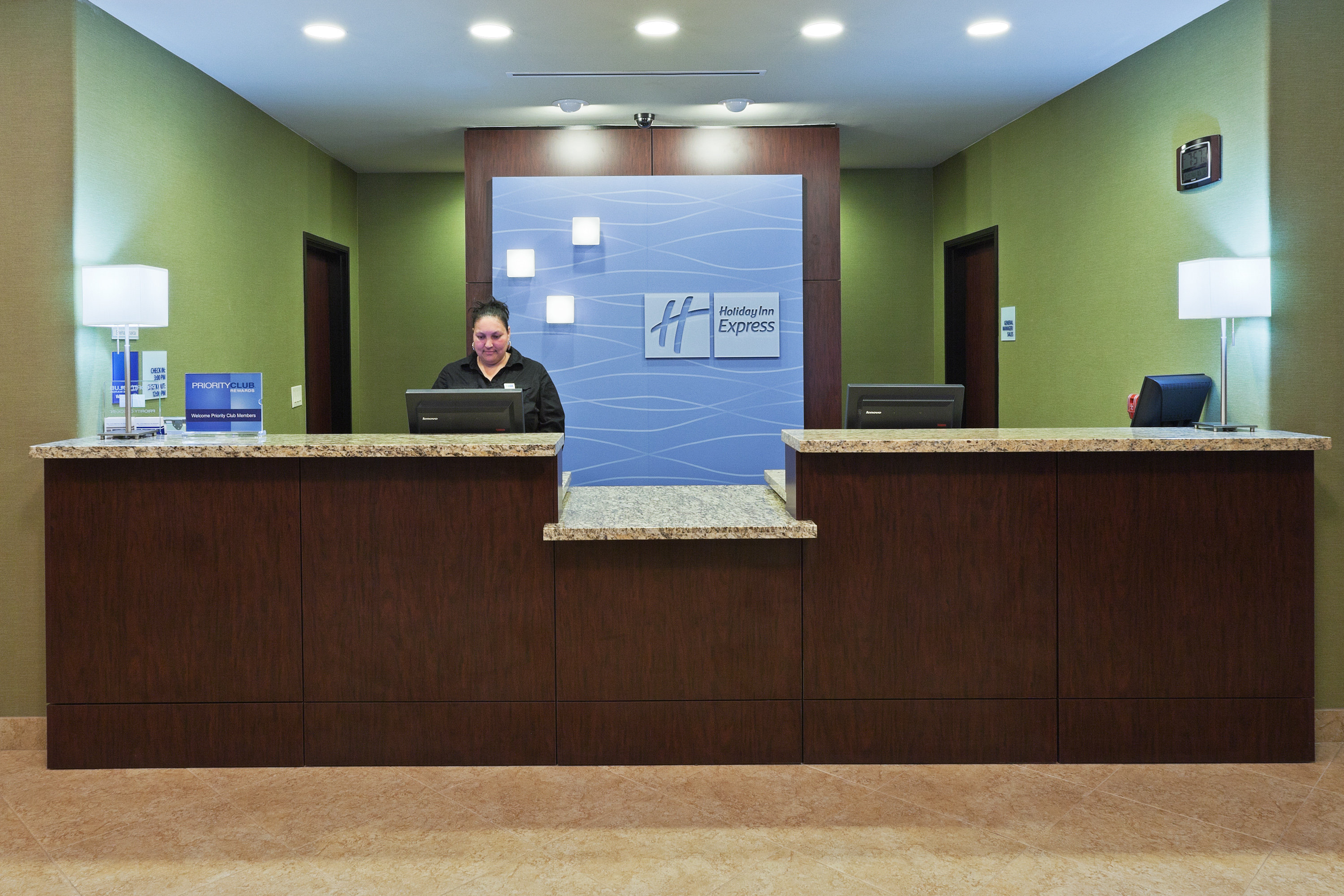 Holiday Inn Express Hotel And Suites Brady 9/47