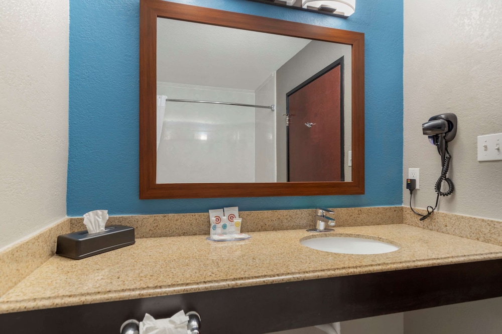 Comfort Inn And Suites Near Medical Center 56/56