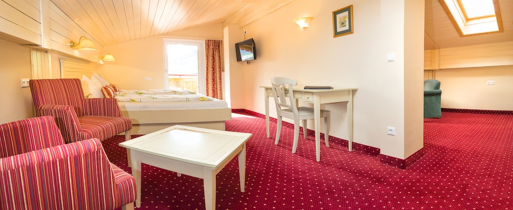 Hotel Schneeberger 49/75