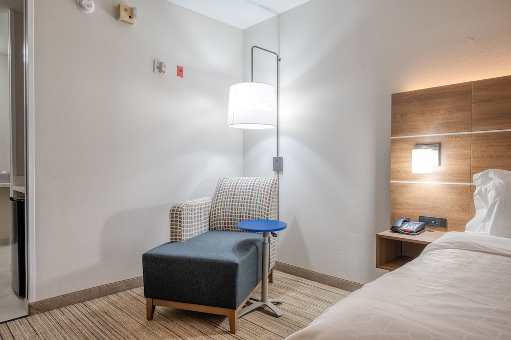 Holiday Inn Express Hotel And Suites Greenville 39/55