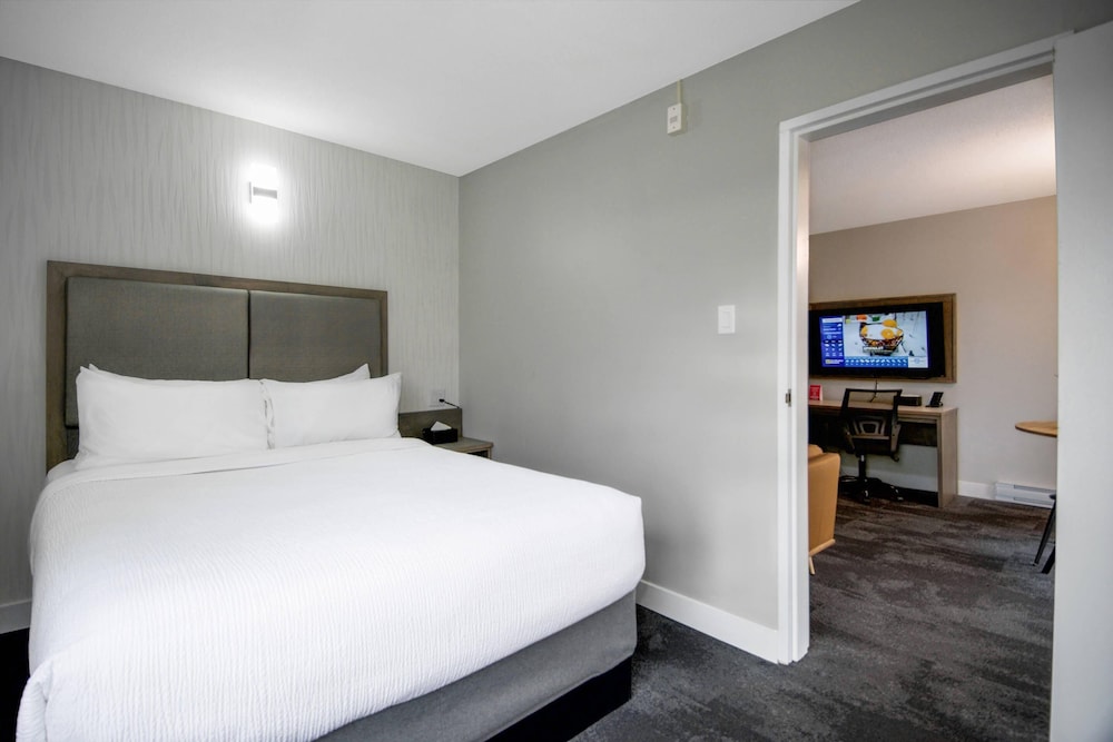 DELUXE, SUITE, QUEEN BED