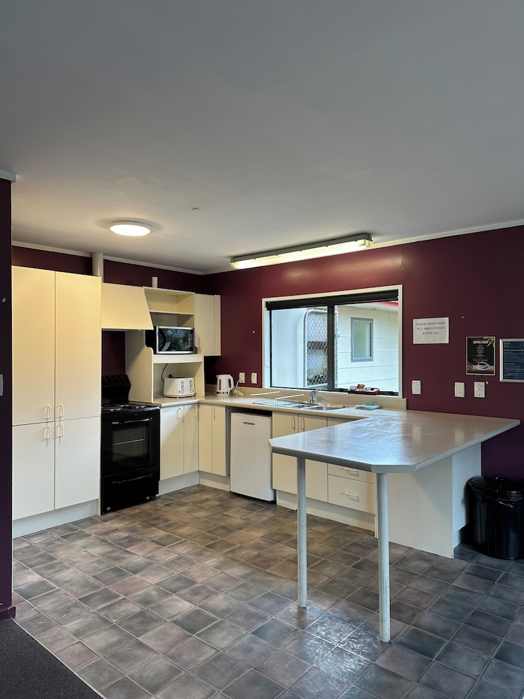 Franz Josef Top 10 Holiday Park 11/75