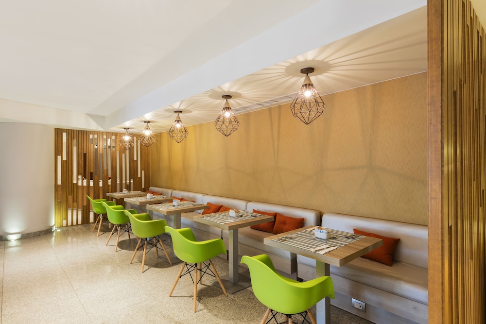 Hilton Garden Inn Mexico City Santa Fe 59/73