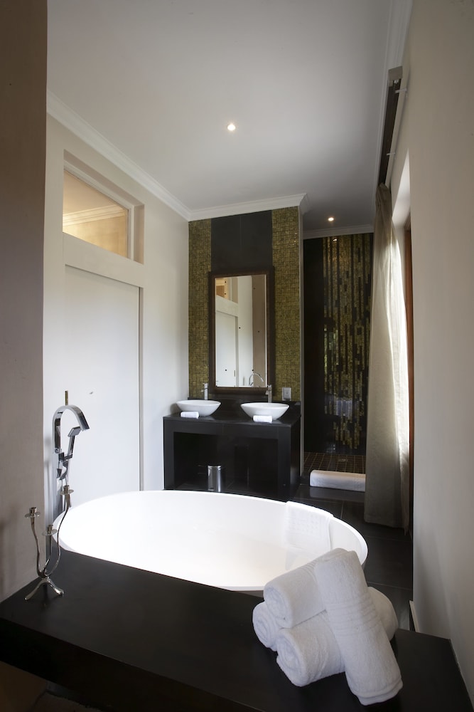 Nova Constantia Boutique Residence 30/70