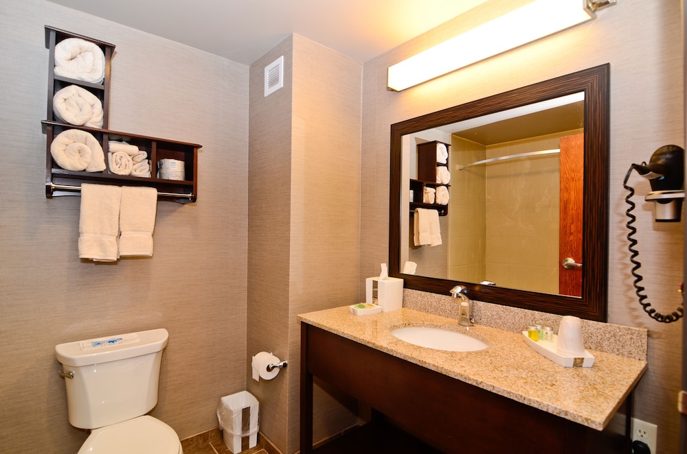 Astoria Hotel and Event Center 10/61