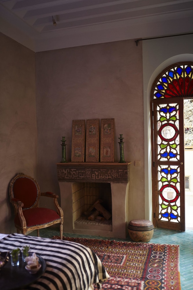 Riad Kbour & Chou 8/50