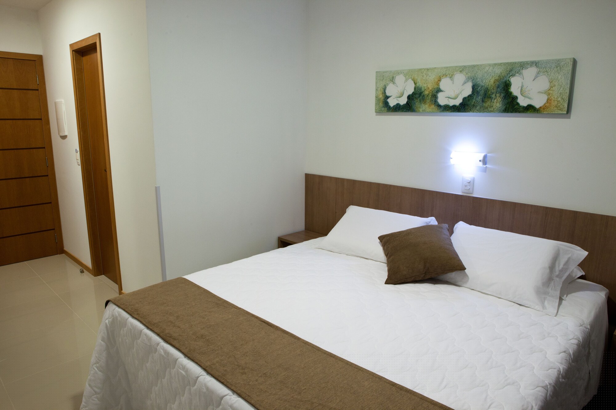 DELUXE, DOUBLE BED