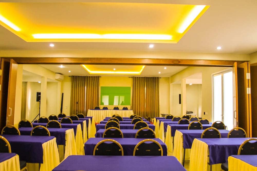 Image Hotel & Resto 12/17