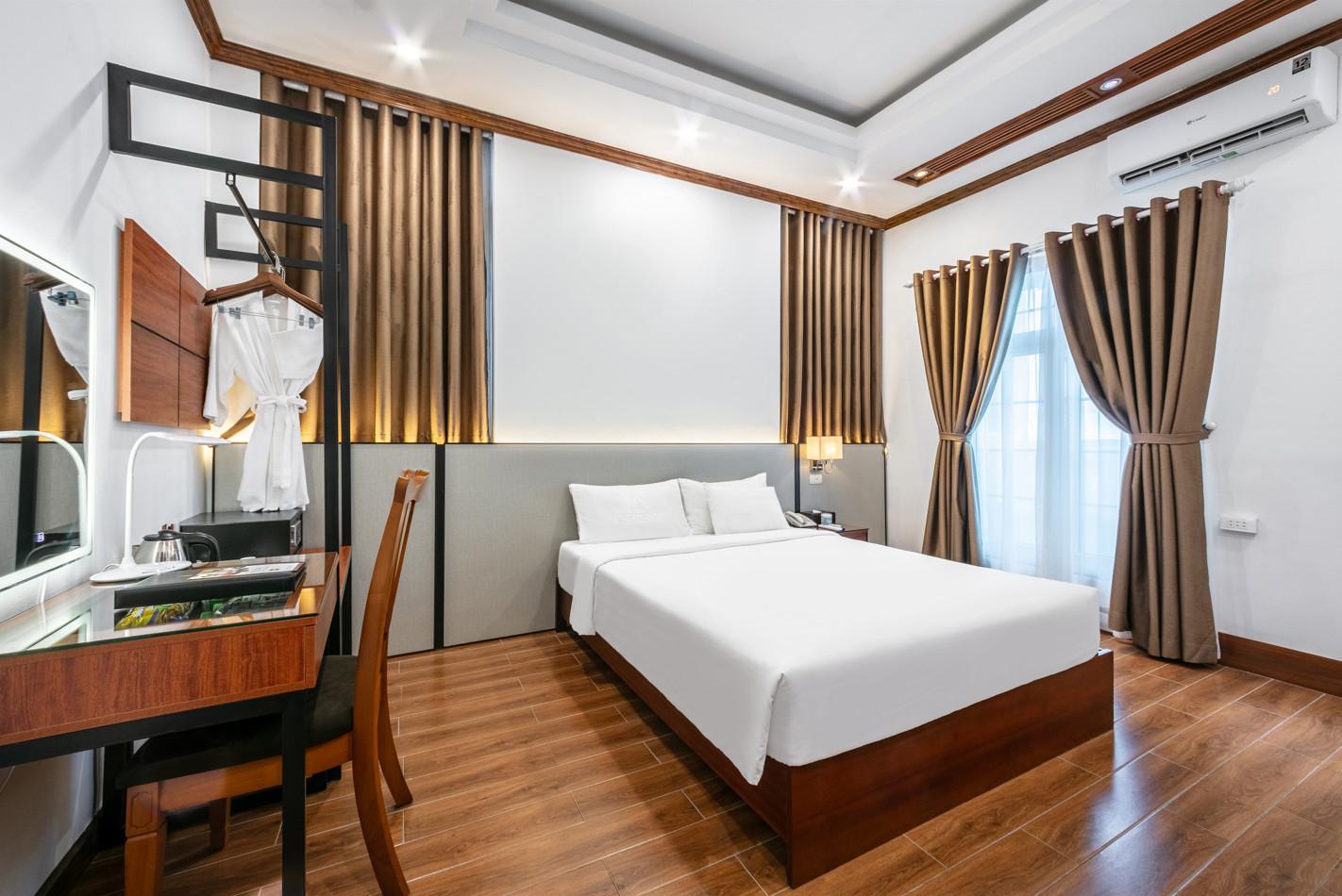 Deluxe, Double Bed, A25 Hotel Hang Bun 3/3