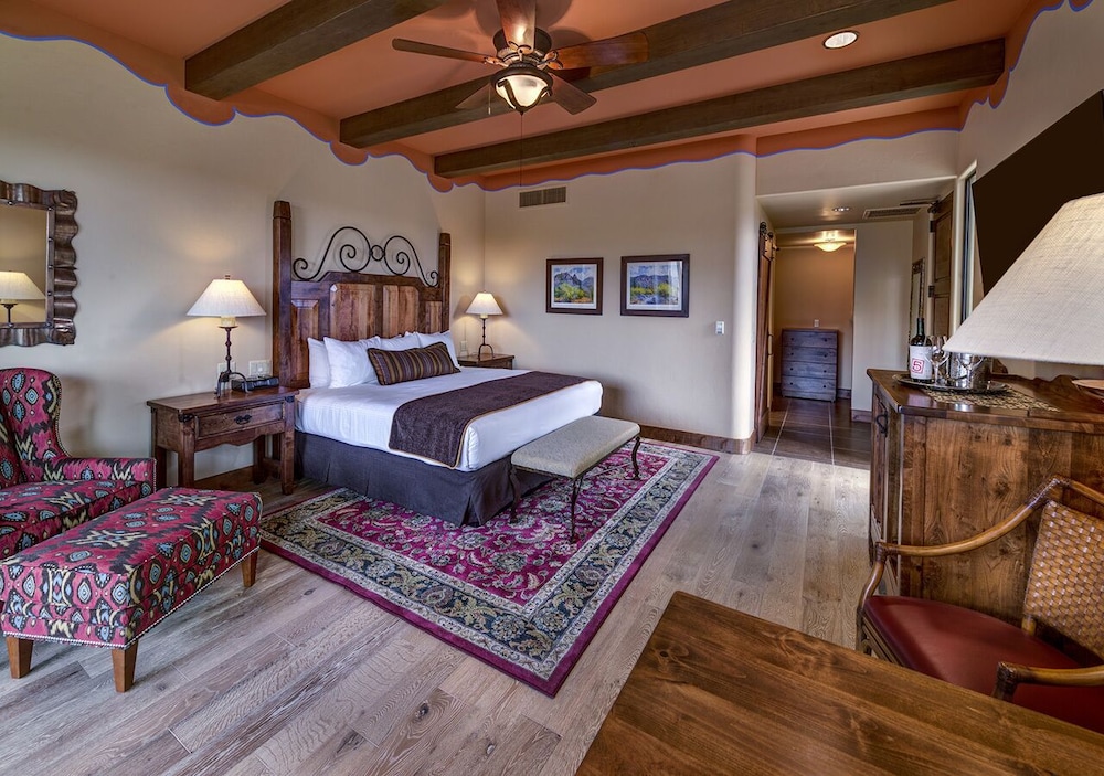Hacienda Del Sol Ranch Resort 30/79