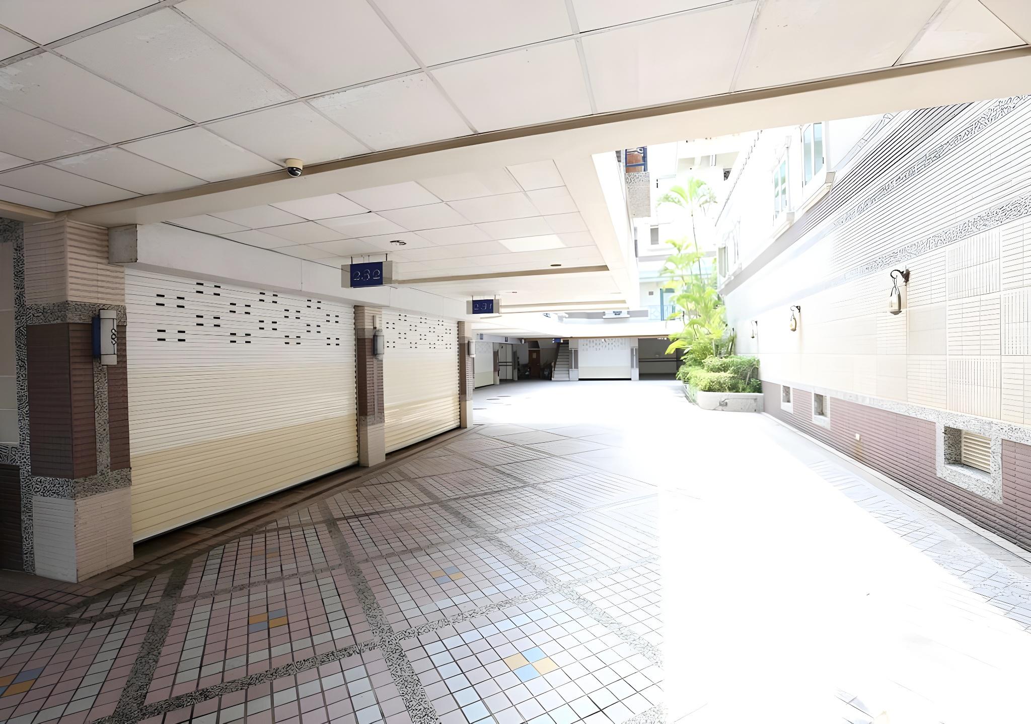 Royal Group Motel Tai Nan Branch 7/11