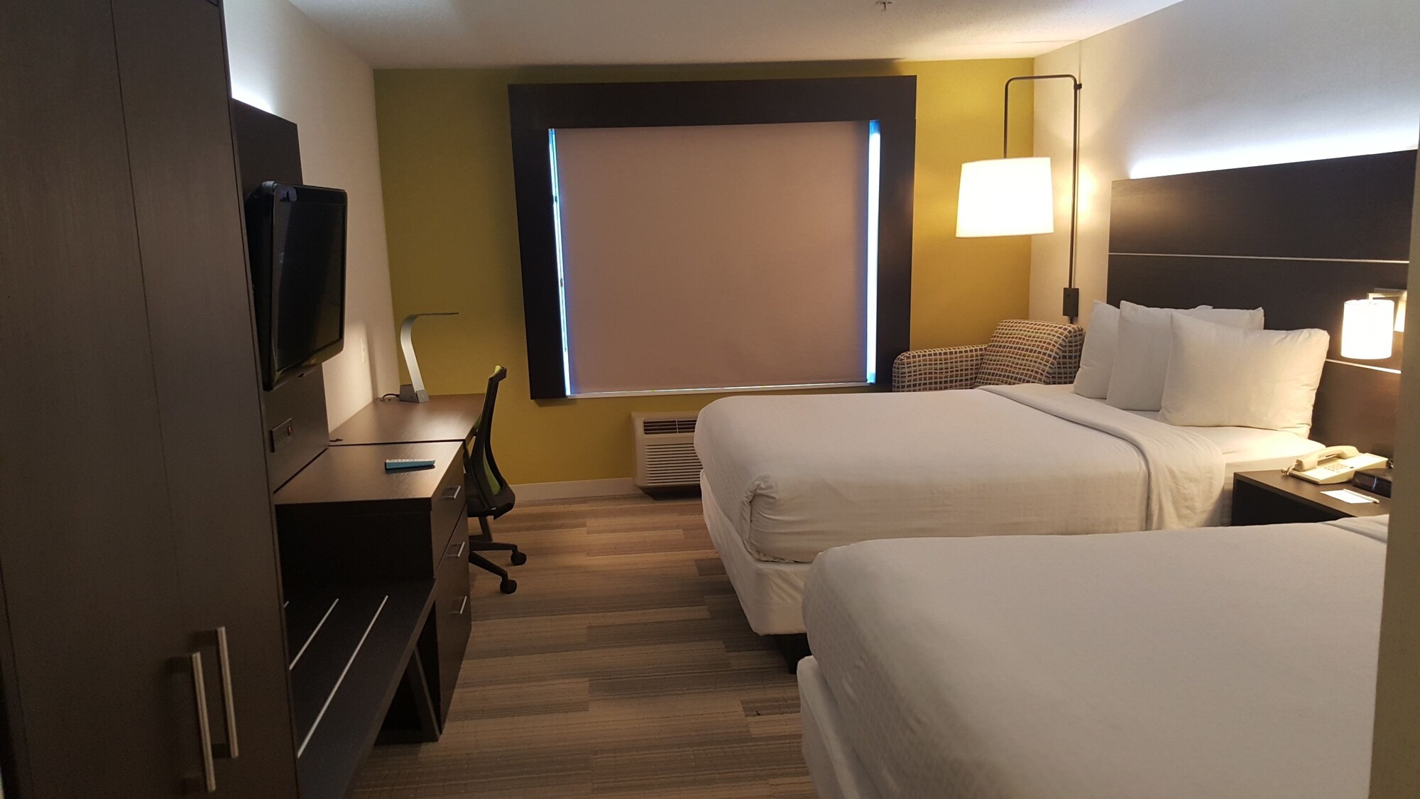 Standard, Queen Bed