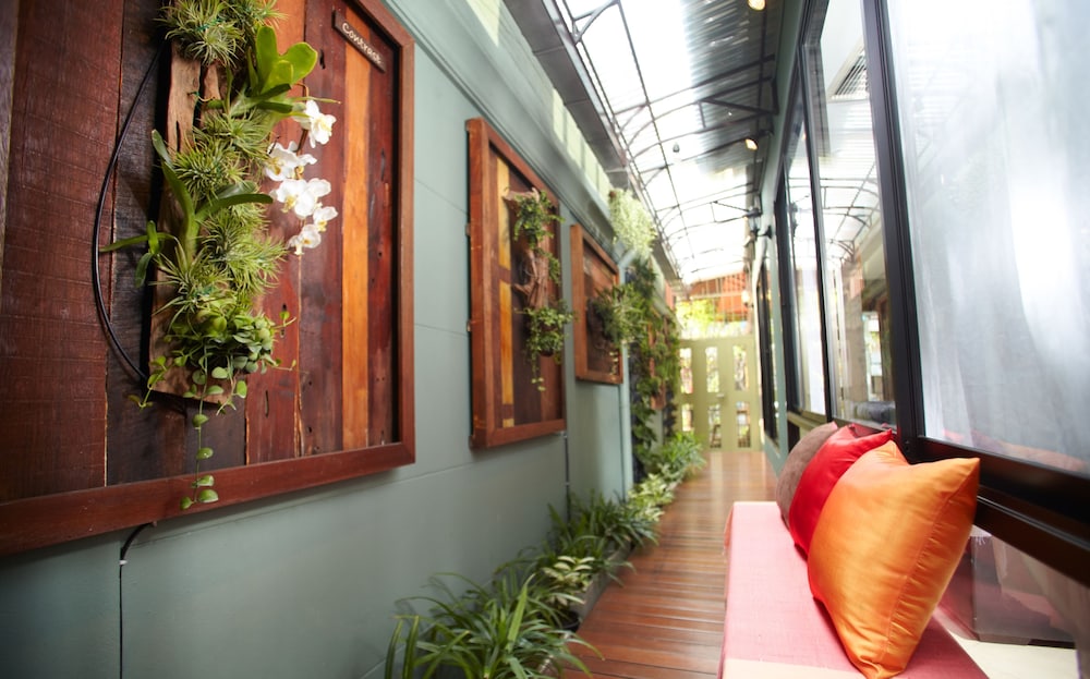 Super OYO 484 Pannee Residence Khaosan (SHA Plus) 38/43