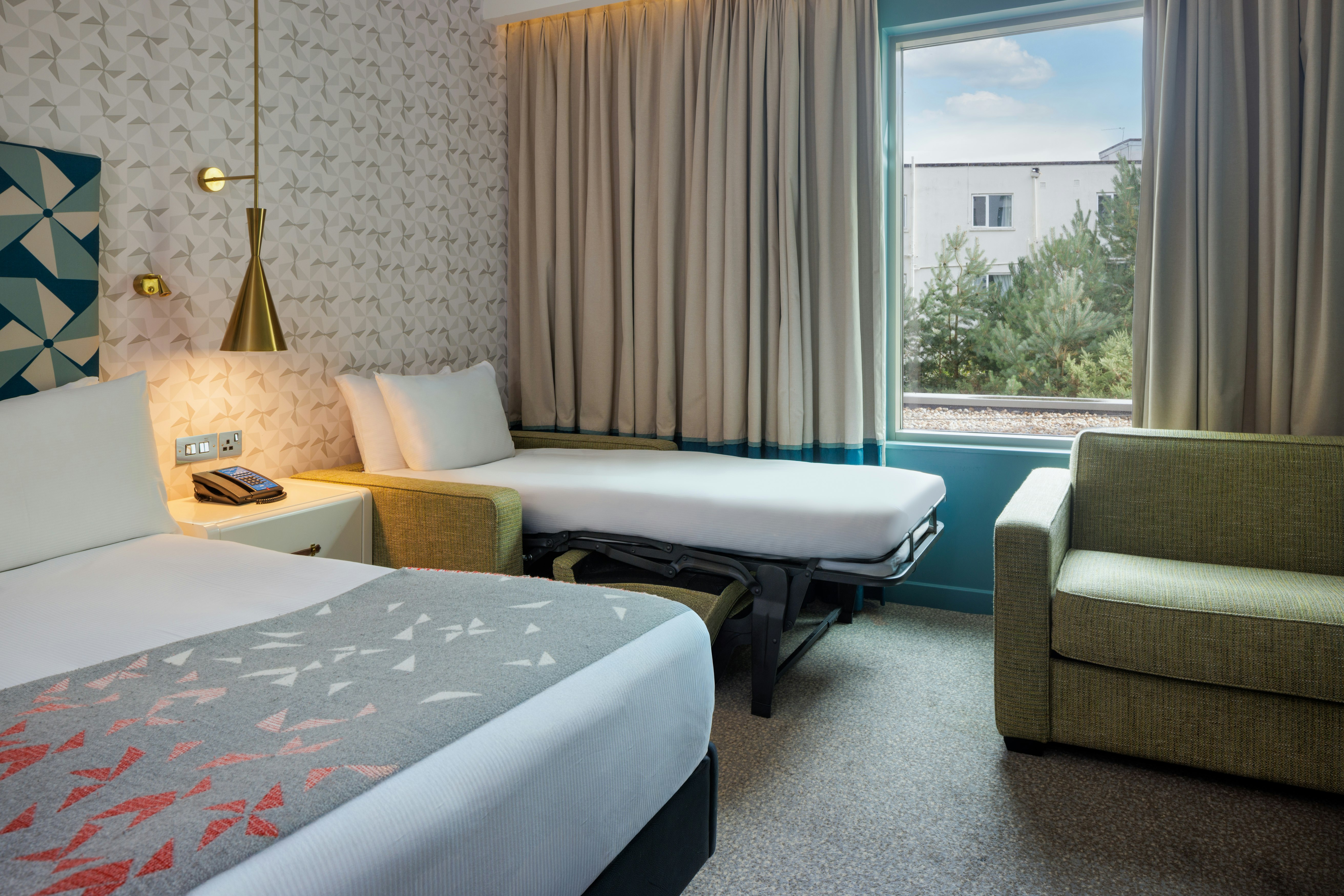 Connecting, Family, Hilton Bournemouth 4/10
