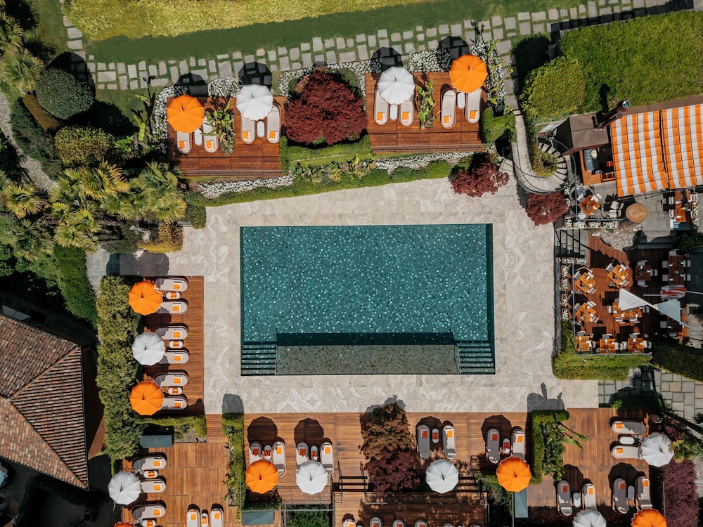 GRAND HOTEL TREMEZZO 11/76