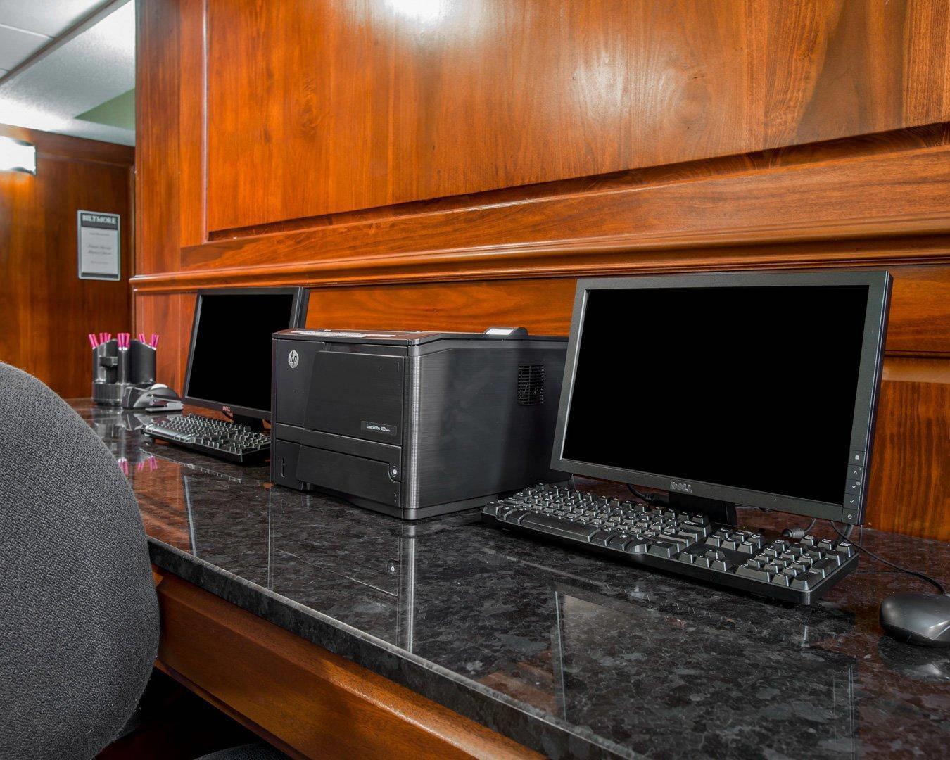 Comfort Suites Outlet Center 13/16
