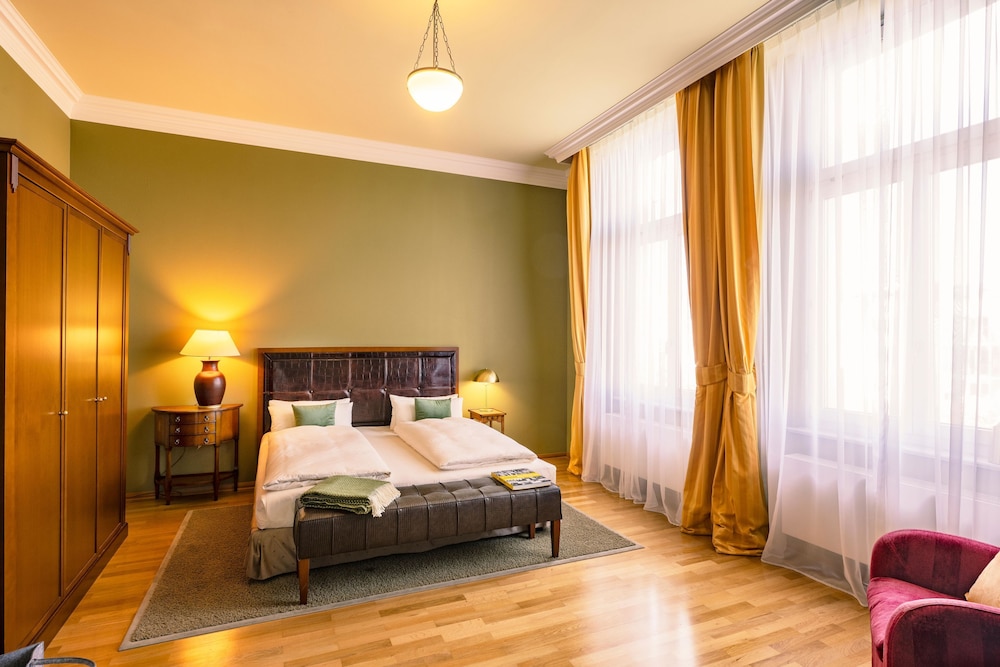 Louisas Place Hotel 58/108