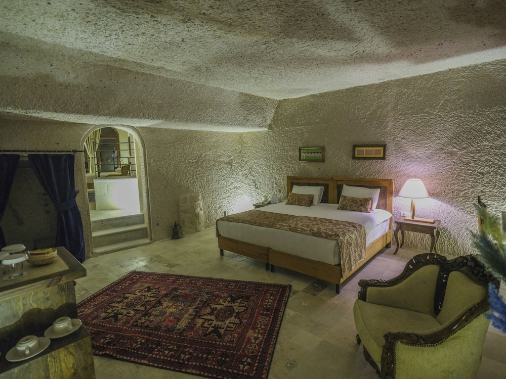 Kalsedon Cave Suites 8/28
