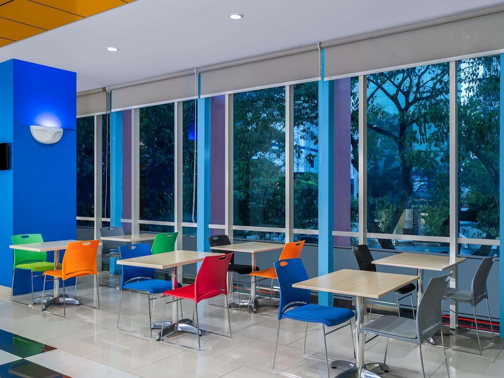 Ibis Budget Jakarta Cikini 32/42