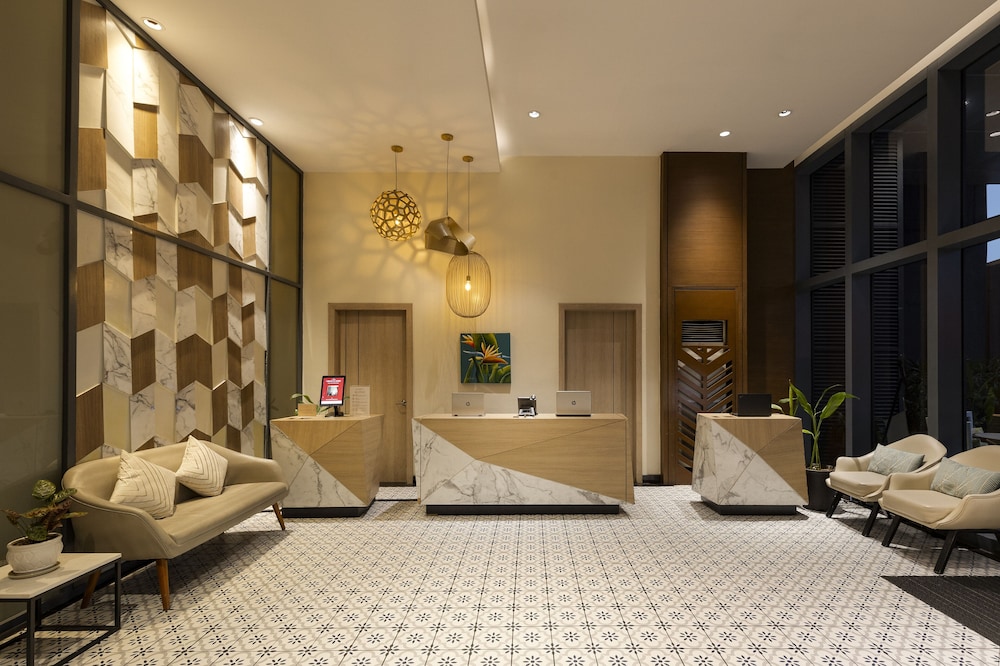 Summit Hotel Greenhills 42/61