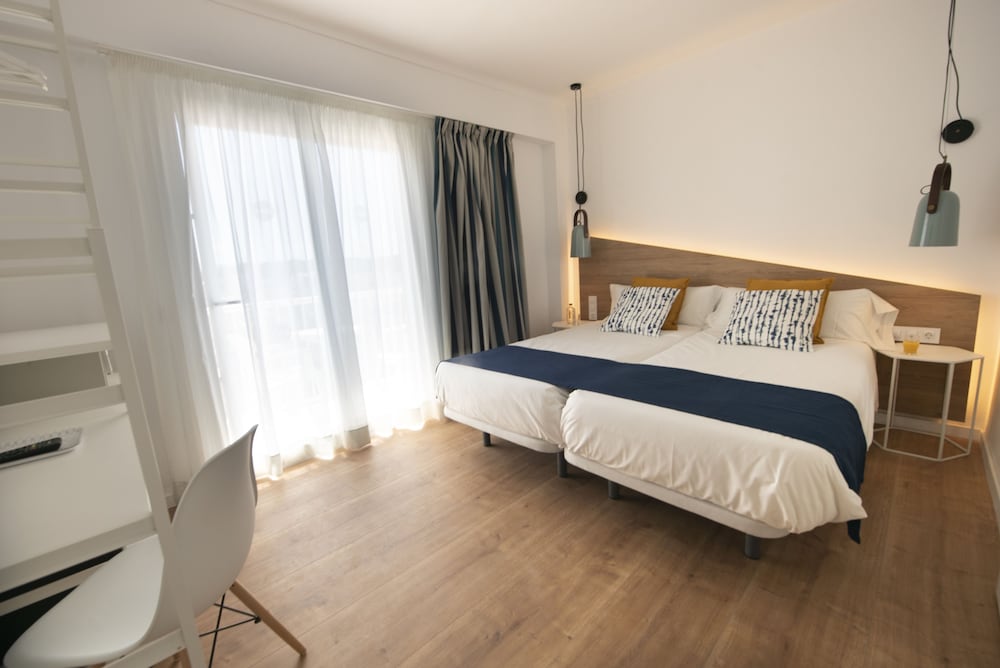 ROOM, DOUBLE BED, SEA VIEW, BALCONY