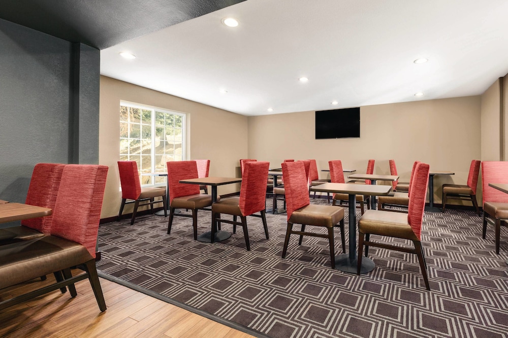 TownePlace Suites Denver West/Federal Center 32/42