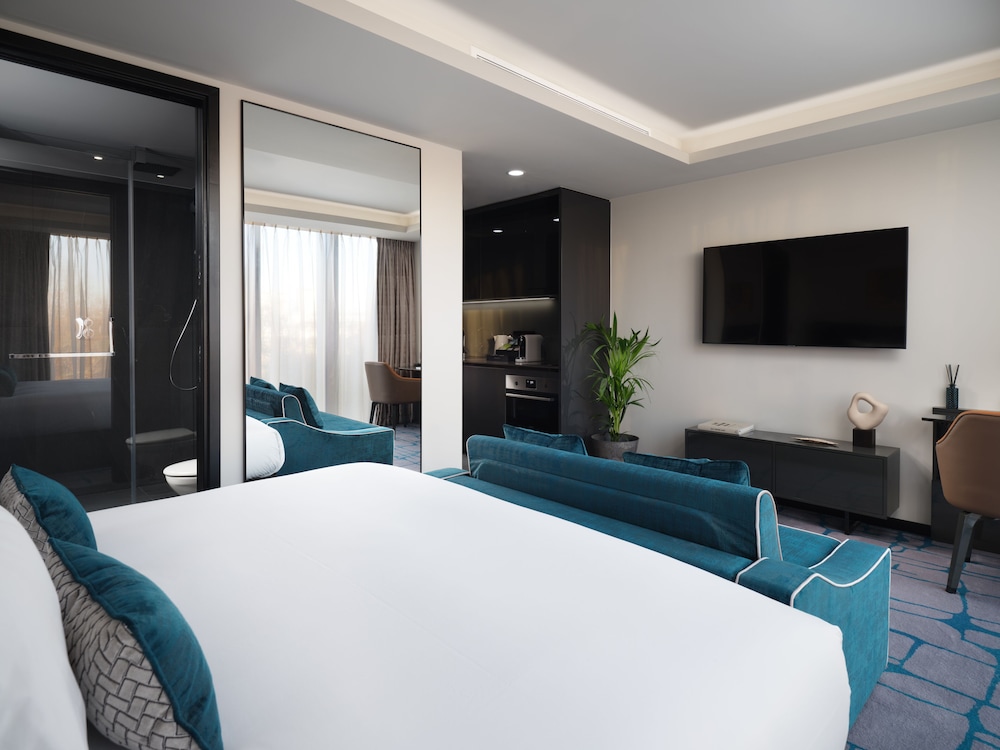 Dao, Studio, King Bed, Park View
